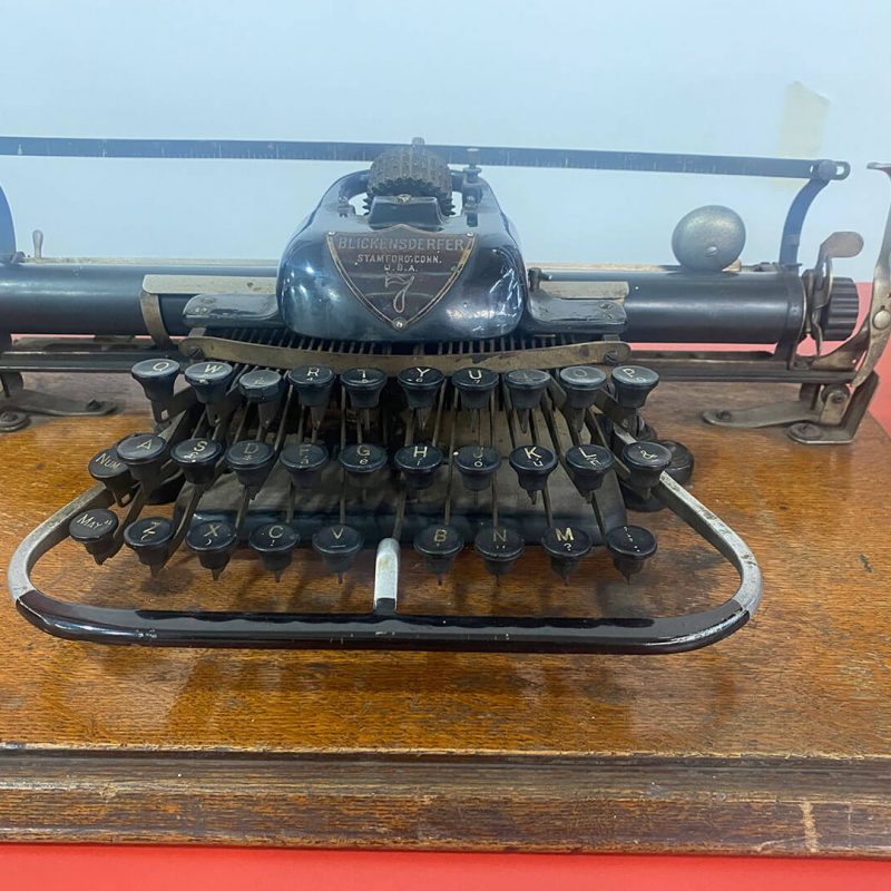 antiguas-maquinas-de-escribir_img_8171_20211018