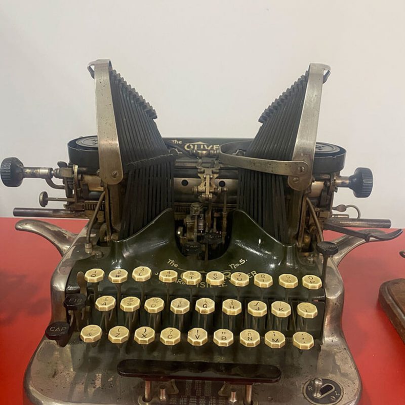 antiguas-maquinas-de-escribir_img_8172_20211018