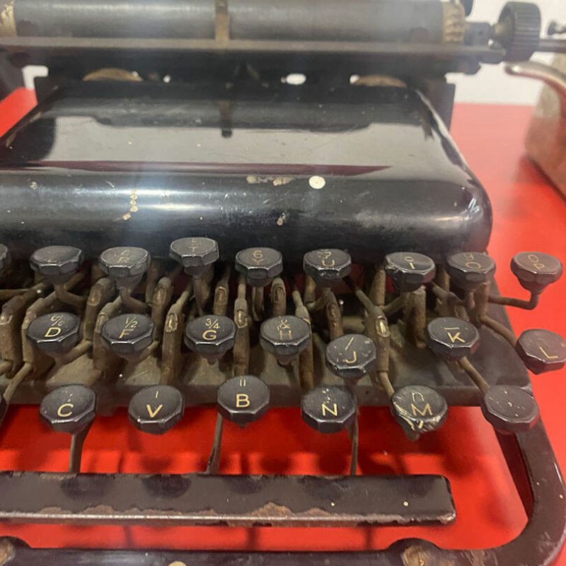 antiguas-maquinas-de-escribir_img_8173_20211018